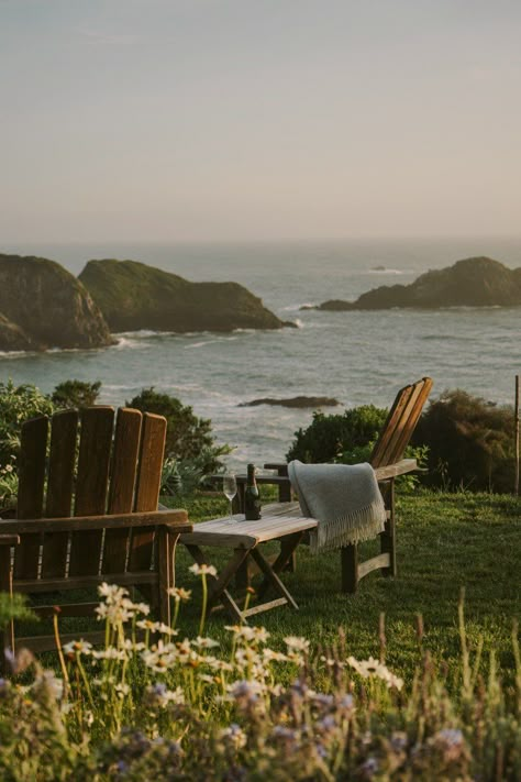 A Three-Night Road Trip On Northern California's Coast - Bon Traveler Tomales Bay California, California Vineyard Aesthetic, Northern California House, Northern California Aesthetic, California Countryside, Point Reyes Lighthouse, Pch Road Trip, Northern California Travel, The Sea Ranch