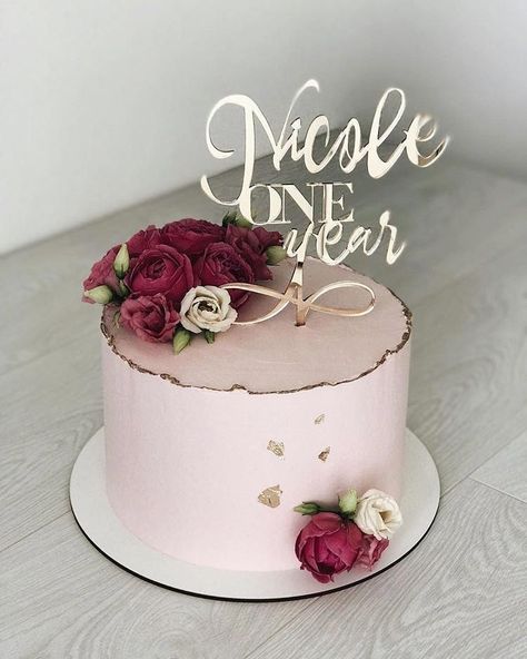 Birthday Cake Without Fondant, Cake Ideas With Flowers, Cake Without Fondant, Anniversary Cake Ideas, Cake Decorating With Fondant, Elegant Birthday Cakes, Fresh Flower Cake, Simple Cake Designs, Beautiful Birthday Cakes