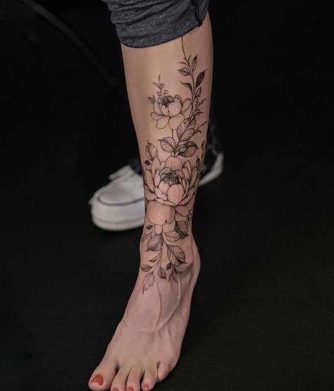 10+ Floral Tattoo Designs to Give You Warmth Floral Foot Tattoo, Calf Tattoos For Women, Tattoo Leggings, Amazing 3d Tattoos, Lower Leg Tattoos, Wrap Around Tattoo, Tattoos To Cover Scars, Ankle Tattoos For Women, Wildflower Tattoo