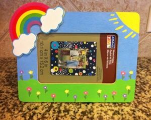 Rainbow Photo Frame, Rainbow Picture Frame, Pet Memorial Diy, Vbs Jungle, Daisy Troop, Dad Crafts, Baby Picture Frames, Picture Frame Crafts, Rainbow Pictures