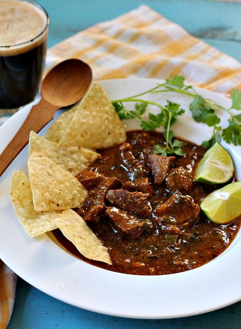 Cubed Beef Chili, Chili Made With Chuck Roast, Chuck Roast Chili Recipes, Fancy Chili, Chili Colorado Recipe, Chuck Roast Chili, Steak Chili Recipe, Texmex Recipes, Crowd Recipes