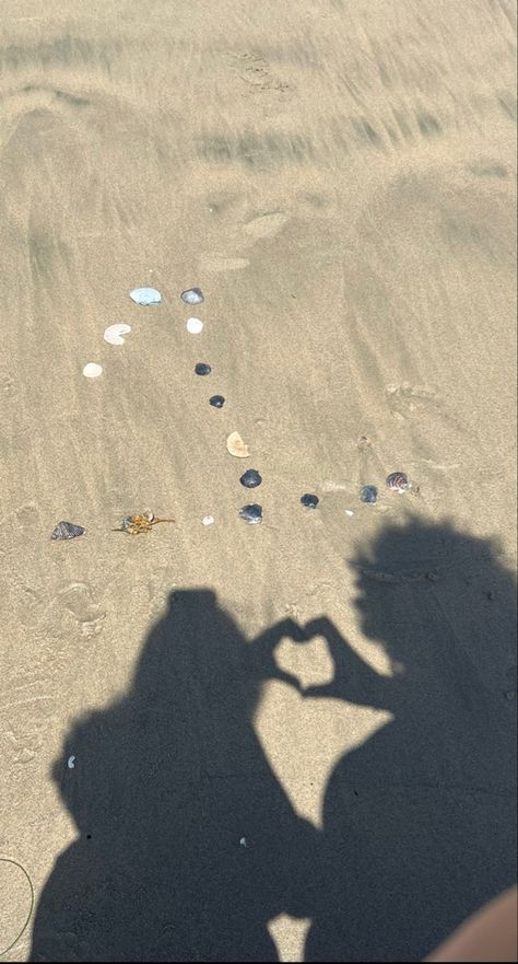 1 Month Relationship, 1month Anniversary, Aesthetic Seashells, 1 Month Anniversary, Beach Date, Anniversary Ideas, Anniversary Present, Cape May, Beach Aesthetic