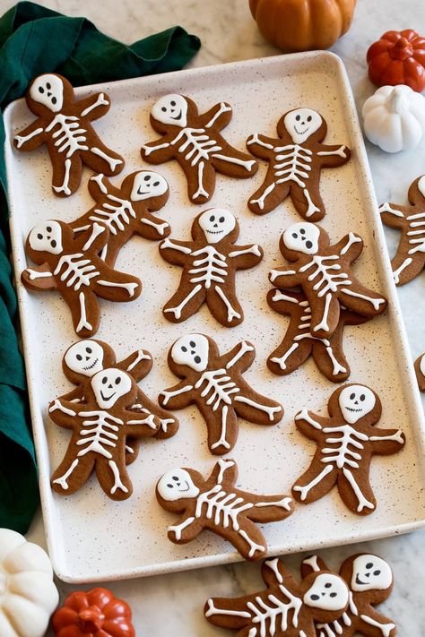 Skeleton Gingerbread Cookies - Cooking Classy Halloween Cookies Recipes, Gingerbread Halloween, Halloween Cookie Designs, Easy Halloween Cookies Recipes, Easy Halloween Cookies, Halloween Snacks For Kids, Cookie Icing Recipe, Halloween Cookie Recipes, Gingerbread Cookies Decorated