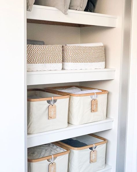 Linen Closet Organization Hallway, Cupboard Organisation, Bedroom Cupboard Ideas, Avoiding Eye Contact, Home Storage Hacks, Laundry Cupboard, Airing Cupboard, Pantry Containers, Organisation Ideas