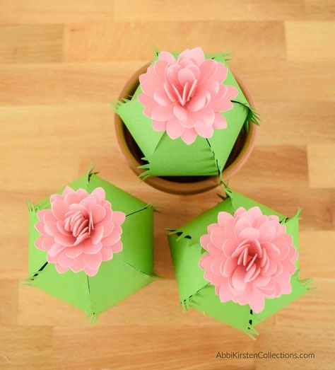 Ferocactus paper craft tutorial Paper Cactus, Paper Succulents, Cactus Craft, Paper Craft Videos, Fiesta Tropical, Paper Plants, Paper Craft Tutorials, Cool Paper Crafts, Papercraft Templates