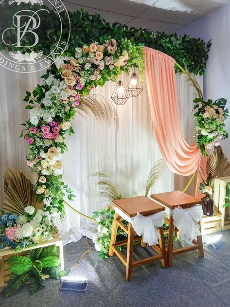 Circle Arch Wedding Draping, Diy Circle Backdrop, Wedding Backdrop Design Outdoor, Wedding Backdrop Rustic, Floral Hoop Wedding, Circle Wedding Arch, New Home Decor Ideas, Circular Backdrop, Wedding Arch Backdrop