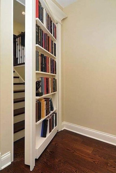 Diy Bookshelf Door, Build A Bookshelf, Gömda Rum, Dold Dörr, Skjulte Rum, Redo Stairs, Pallet Deck Diy, Bookshelf Door, Diy Dresser Makeover