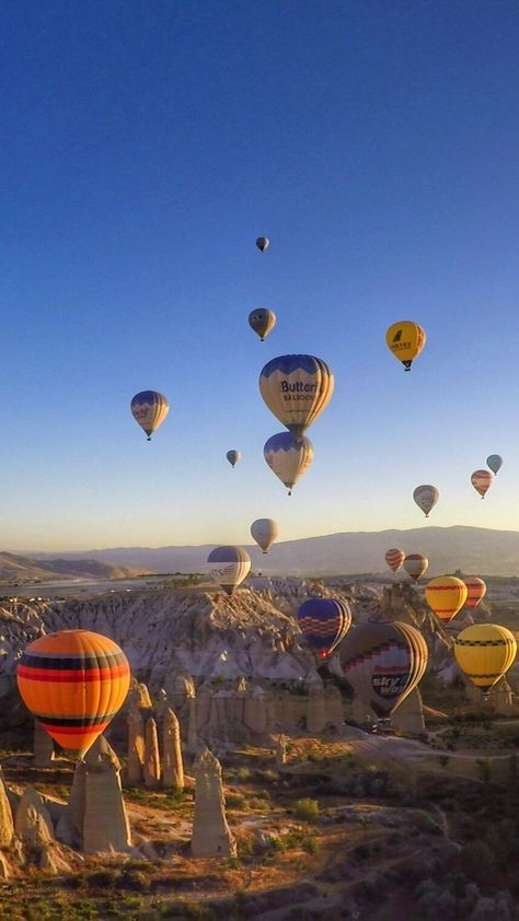 Hot Air Balloon Ride Cappadocia - Wanna go to Mars? Go to Cappadocia instead! This place in Turkey inspired Planet Tatooine's landscape in Star Wars! Balloon Cappadocia, Cappadocia Balloon, Turkey Cappadocia, Cave Hotel, Hot Air Balloon Ride, Museum Hotel, Travel Turkey, Cappadocia Turkey, Underground Cities