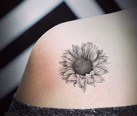 Tattoo Ideas Black And White, White Sunflower Tattoo, Black And White Sunflower Tattoo, Tattoo Ideas Black, Sunflower Tattoo Ideas, Sunflower Tattoo Shoulder, White Sunflower, Flower Wrist Tattoos, Hawaiian Tattoo