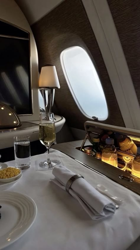 Jet Privé, Business Class Seats, Business Class Flight, First Class Flights, My Future Life, Rich Lifestyle, Luxury Lifestyle Dreams, Life Vision Board, Luxury Aesthetic