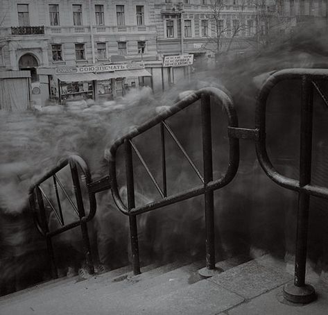 Haunting Photograph Series - City of Shadows Alexey Titarenko, Art Apocalypse, Ghost Images, Black And White City, Long Exposure Photography, Paris Photo, Foto Art, London Photos, Grand Palais