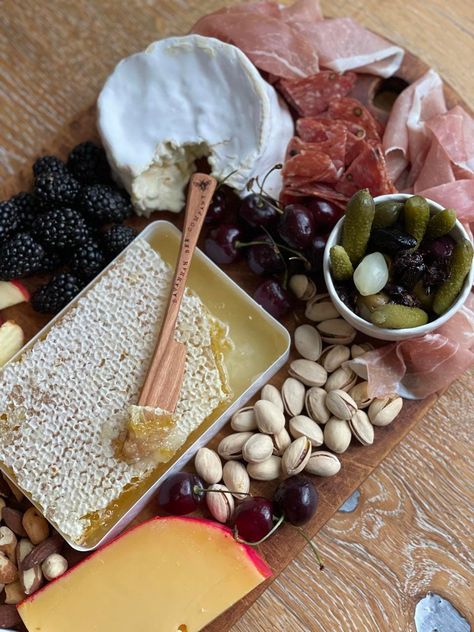 Make Honeycomb The Center Of Your Next Cheese Board Bee Charcuterie Board, Honeycomb Charcuterie, Bee Activity, Cheese And Charcuterie Board, Honey Cafe, Parmesan Reggiano, Salt Crackers, Whipped Honey, Best Honey