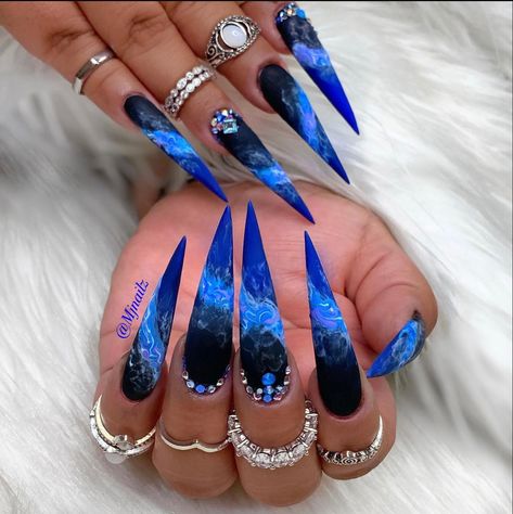 Stiletto Blue Nails, Blue And Black Nails Designs, Rasta Nails, Blue Stiletto Nails, Stilleto Nails Designs, Nail Academy, Marble Detail, Black Acrylic Nails, Fade Designs