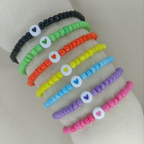 Simple Beaded Bracelets, Candy Bracelets, Funky Bracelet, Girly Bracelets, Diy Friendship Bracelets Tutorial, Pretty Jewelry Necklaces, Bracelet Craft Diy, Bead Charms Diy, Diy Bracelets Easy