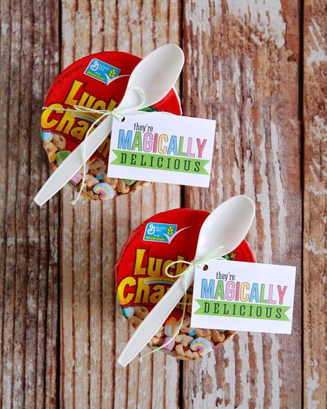 It’s almost a rule that you have Lucky Charms sometime during St. Patrick’s Day right? Well we have a fun little tag for you today to dress up that yummy cereal.    Download your tag: HERE You could add a tag to individual little containers for your kids. [or] Buy a big box and tie tags around their spoons for a … St Patrick Day Treats, Magically Delicious, St Patricks Crafts, Irish Beer, School Treats, St Patrick's Day Crafts, Saint Patties, St. Patricks Day, St Patrick's Day Gifts