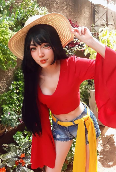 Luffy Outfits, Genderbent Cosplay, Luffy Cosplay, Circus Outfits, Easy Cosplay, One Piece Cosplay, Cosplay Characters, Cute Halloween Costumes, Anime Costumes