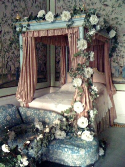 Fairy Tale Bedroom, Romantic Bedroom Lighting, Fairytale Bedroom, Fairy Bedroom, Fairy Room, Whimsical Bedroom, Romantic Bedroom, Aesthetic Rooms, Canopy Bed