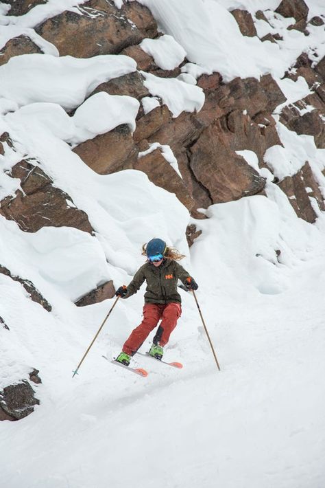 6 Tricks to Help You Out of Tight Spots On the Slopes | Ski Mag Skiing Poses, Ski Tricks, Poses Reference Drawing, Skiing Workout, Ski Technique, Aspen Snowmass, Ski Instructor, Downhill Skiing, Deer Valley