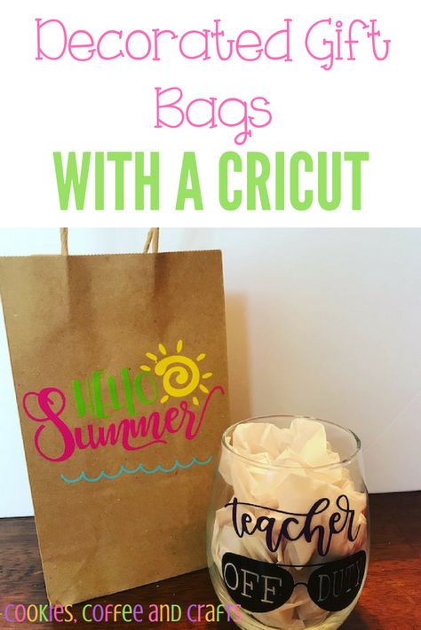 Make a personalized and unique gift bag for any occasion using the Cricut Maker. #Cricut #DIY #BIrthday #Kids #Handmade #Simple #Cardstock #BabyShower #Christmas #Fall #TreatBag #Halloween Cricut Gift Bags Ideas, Cricut Projects Birthday Gift Ideas, Cricut Gift Bags, Gift Bag Decorating Ideas, Packaging Tips, Baby Gift Bag, Cricut Business, Decorated Gift Bags, Personalised Gifts Diy