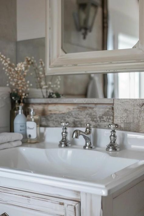 Modern French Country Bathroom Design Ideas French Country Contemporary, Small French Bathroom, French Country Bathroom Design, Country Bathroom Design Ideas, Modern French Bathroom, Modern French Country Bathroom, French Country Decorating Bathroom, Country Bathroom Designs, Rustic Remodel