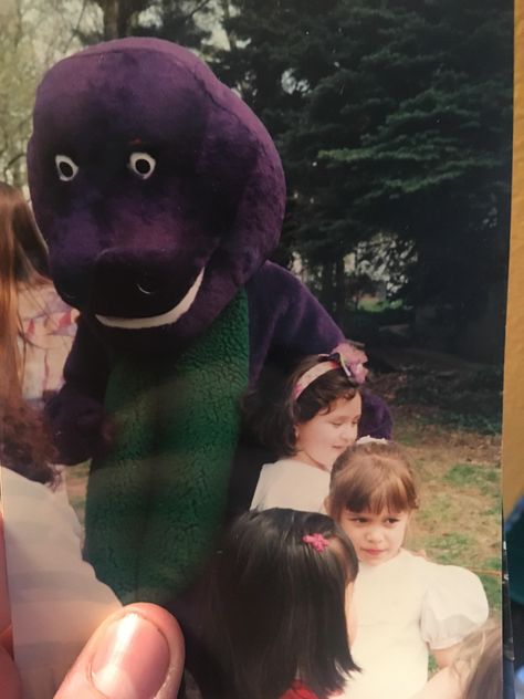 This terrifying Barney Cursed Barney Images, Creepy Barney, Barney Memes Funny, Cursed Barney, Barney The Dinosaur Aesthetic, Traumatizing Pictures, Barney Aesthetic, Disturbing Images Scary, Barney Meme