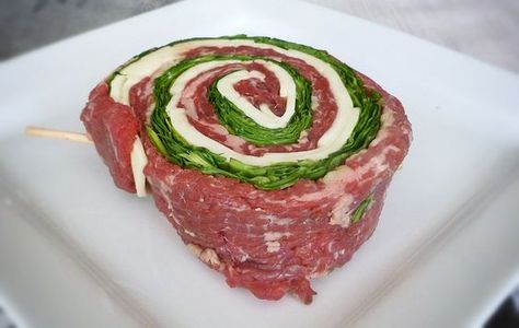 Flank Steak Pinwheels -- I buy these about once a week at Kroger. I need to learn to make my own! they are delish... Steak Florentine, Flank Steak Pinwheels, Steak Pinwheels, Surimi Recipes, Ciroc Recipes, Crohns Recipes, Scallions Recipes, Endive Recipes, Beef Flank Steak