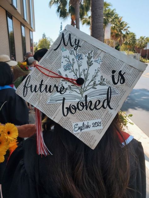 English Grad Caps, Grad Caps For English Majors, Book Lover Graduation Cap, Graduation Cap Associates Degree, English Major Graduation Party Ideas, College Graduation Cap Ideas Accounting, Grad Cap Ideas English Major, English Major Cap Decoration, Little Women Graduation Cap