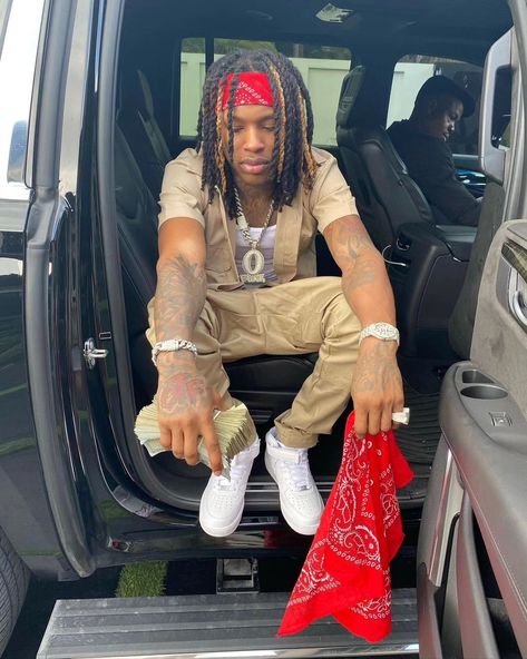 I won't tell a soul, I be keep mute 🤐🔕 HBD #kingvon #kingvonfrmdao King Von Pictures, Fine Rappers, King Von Rapper Aesthetic, Dickies Outfit, Male Hairstyle, King Pic, King Von, Rapper Style, Rapper Outfits