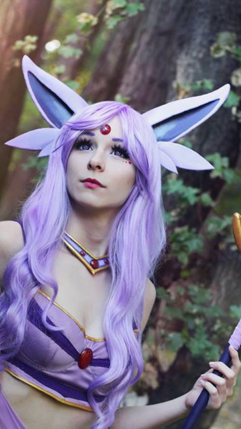 Espeon Outfit, Evee Cosplay, Espeon Makeup, Espeon Costume, Cosplay Female Ideas, Pokemon Cosplay Female, Eeveelution Cosplay, Espeon Cosplay, Pokemon Costumes Diy