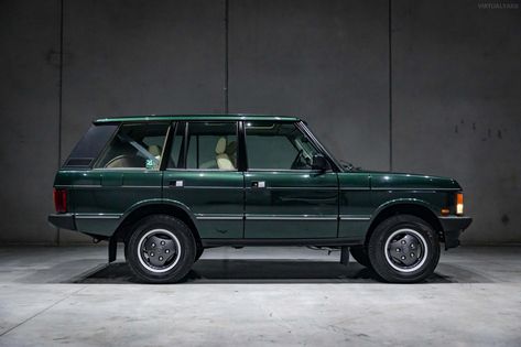 1995 Range Rover Classic, 1995 Range Rover, Old Land Rover, Classic Range Rover, Range Rover V8, Landrover Range Rover, Car Delivery, Range Rover Classic, 4x4 Off Road