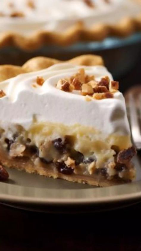 Easy Betty Crocker Sour Cream Raisin Pie Raisen Pie Recipes, Old Betty Crocker Recipes, Raisin Cream Pie, Rum Raisin Pie, Raisin Pie Filling Recipe, Raisen Pie, Sour Cream Raisin Bars Recipe, Raisin Cream Pie Old Fashion, Sour Cream And Raisin Pie