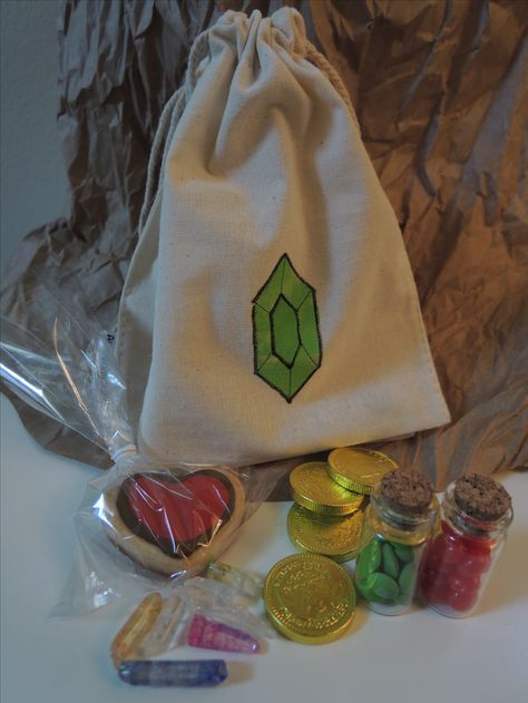 Zelda Tears Of The Kingdom Birthday Party, Zelda Party Favors, Zelda Themed Party, Legend Of Zelda Party Ideas, Zelda Birthday Party Ideas, Zelda Gift Ideas, Zelda Birthday Party Favors, Link Zelda Birthday Party, Zelda Party Decorations