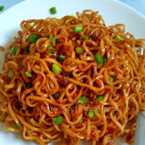 Spicy Ramen Noodle Recipes, Spicy Ramen Recipe, Noddle Recipes, Spicy Noodles Recipe, Ramen Noodle Recipes Easy, Spicy Ramen Noodles, Fried Ramen, Ramen Recipes Easy, Easy Ramen