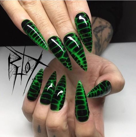 27 Ghoulishly Cool Green Halloween Nails for The Spooky Season! - The Catalog Black And Green Snake Nails, Poison Ivy Nails Halloween, Poison Ivy Nails Designs, Green Spooky Nails, Halloween Green Nails, Green Snake Nails, Metalhead Nails, Poison Ivy Nails, Dinosaur Nails