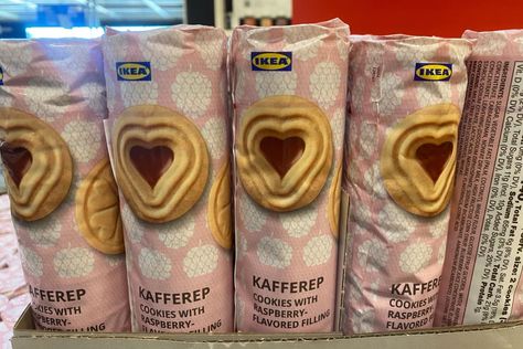 IKEA Kafferep Biscuits. Heart Biscuits, Waffle Cookies, Blueberry Juice, Raspberry Filling, Crunchy Cookies, Rice Ingredients, Grocery Items, Food History, Vanilla Cookies