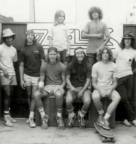 Original Lords of Dogtown.  Santa Monica Z-Boys Tony Alva, Stacy Peralta, Jay Adams, Lords Of Dogtown, Old School Skateboards, Estilo Cholo, Penny Skateboard, Skate And Destroy, Vintage Skateboards