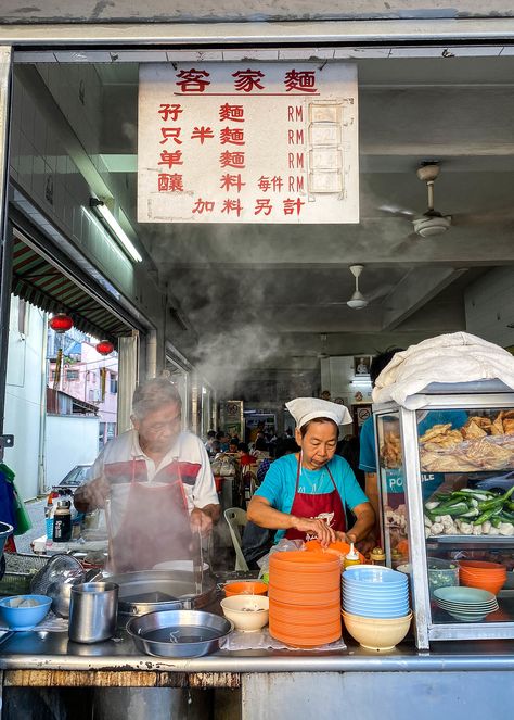 Street Food Asia, Malaysian Street Food, China Street Food, Hongkong Street Food, Asian Street Food Design, Street Restaurant, Culture Food, Noodle Shop, Street Food Photography