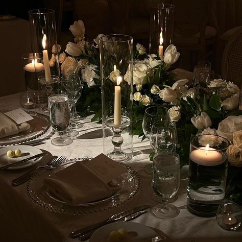 Fine Dining Dinner Party, Formal Event Aesthetic, Fine Dining Aesthetic, Dinner Party Candles, Prom Food, Fine Dining Table Setting, Wedding Dinner Table Setting, Dinner Party Table Settings, Dinner In Paris