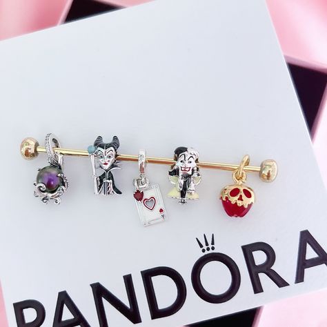 ✨Disney Villains 🖤♥️💜 #pandora #pandorabracelet #disney #pandoracharms #pandorajewelry #theofficialpandora #pandoradisney Charms Pandora Disney, Pandora Collection, Pandora Disney, Bracelet Charms, Pandora Bracelet Charms, Disney Villains, Pandora Bracelet, Pandora Jewelry, Pandora Charms