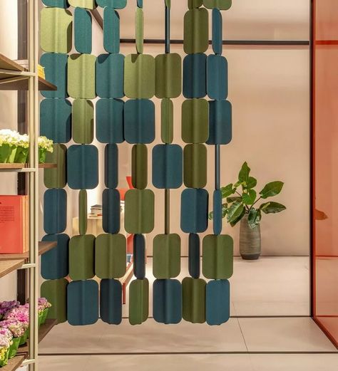 patch divider - NUANS Wall Dividers, Room Partition Wall, Curtain Divider, Wooden Partitions, Partition Screen, Diy Room Divider, Divider Design, Space Dividers, Wall Panelling