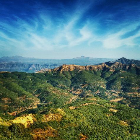 sahyadri mountain range panchgani - weekend getaways encircling mumbai Sahyadri Mountains, Munnar, Bo Peep, Mountain Photography, Fantasy Places, Building Facade, Incredible India, Mountain Range