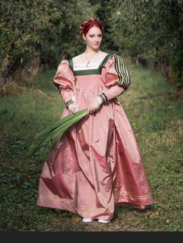 1400s Dresses, Pink Medieval Dress, 16th Century Clothing, Shrek Costume, Dress History, European Dress, Medieval Dress, Historical Costume, Historical Dresses