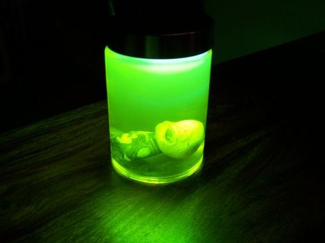 Picture of Glowing Alien in a Jar Alien Birthday Party, Glow Stick Jars, Alien Cake, Haunted Props, Glow Jars, Glow Water, Alien Crafts, Alien Party, Alien Halloween