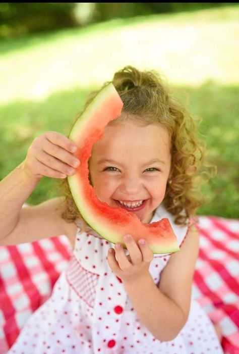 Watermelon Mini Session, Mini Photo Shoot, Toddler Photoshoot, M Photos, Summer Watermelon, Mini Session, Photoshoot Poses, Family Pictures, Photo Studio