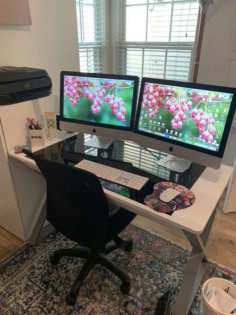 Mac Dual Monitor Setup, Home Office Dual Monitors Desk Setup Minimalist, Home Office Ideas Double Monitor, Desk Organization Two Monitors, Dual Screen Home Office, Dual Monitor Desk Setup Aesthetic, Office Desk Decor For Work 2 Monitors, 2 Monitor Desk Setup Office, Home Office 3 Monitors Desk Setup