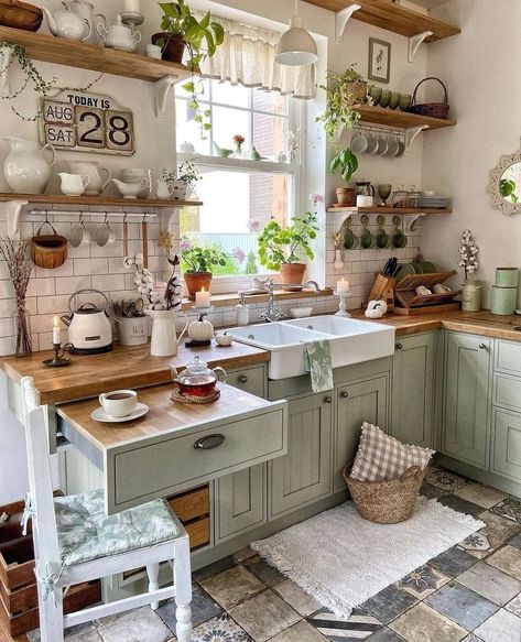 Small Farmhouse Kitchen, Cottage Kitchen Decor, Interior Boho, Cottage Kitchens, Small Farmhouse, Cozy Kitchen, Dream Kitchens, Cottage Home, Kitchen Redo