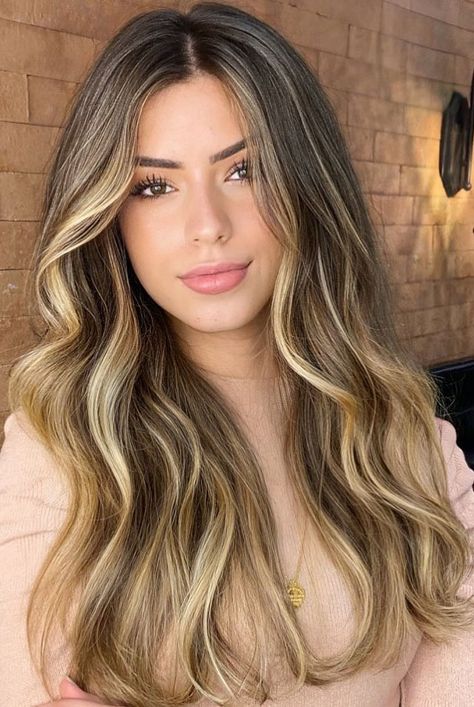 Prom Hairstyles Blonde, Hairstyles Blonde Highlights, Beige Blonde Highlights, Hair Inspiration Blonde, Blonde Highlights Ideas, Blonde Highlights On Dark Hair, Highlights Ideas, Black Hair Balayage, Hairstyles Blonde