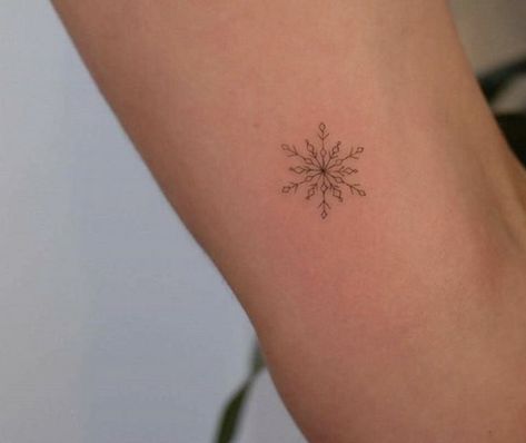 Snowflake Tattoo Sleeve, Snow Angel Tattoo, Snow Tattoo Ideas, Winter Tattoo Ideas, Trippie Art, Finnish Tattoo, Small Snowflake Tattoo, Snowman Tattoo, Snowflake Tattoos