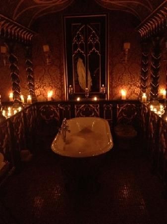 Heriot Suite - Review of The Witchery by the Castle, Edinburgh, Scotland - TripAdvisor Indrid Cold, Aesthetic Home Decor Ideas, Romantic Vampire, Gothic Bathroom, Dwelling Place, Gothic Interior, Gothic Medieval, Victorian Vampire, Gothic Furniture