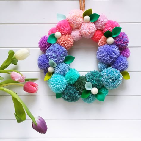 Spring Pom Pom Crafts, Pompom Decorations, Deco Pompom, Summer Pom Pom Wreath, Pompon Wreath, Pompom Craft, Spring Pom Pom Wreath, Christmas Pompom Wreath, Pompom Art